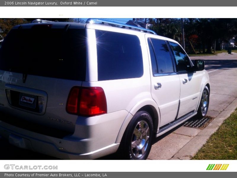 Oxford White / Camel 2006 Lincoln Navigator Luxury