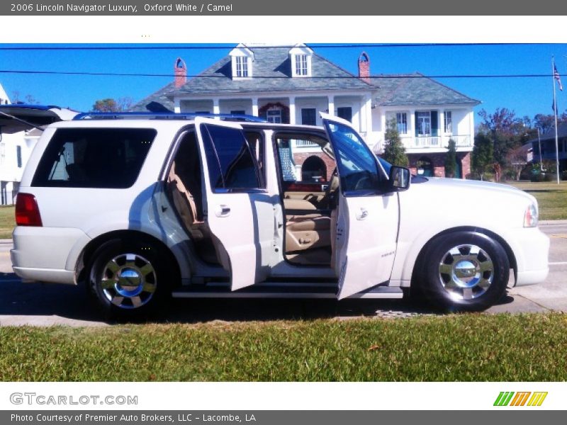 Oxford White / Camel 2006 Lincoln Navigator Luxury