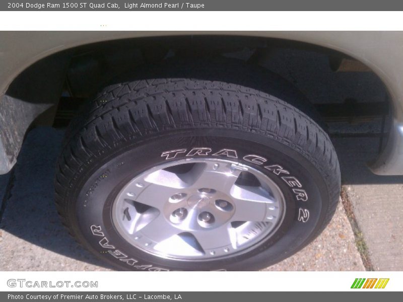 Light Almond Pearl / Taupe 2004 Dodge Ram 1500 ST Quad Cab