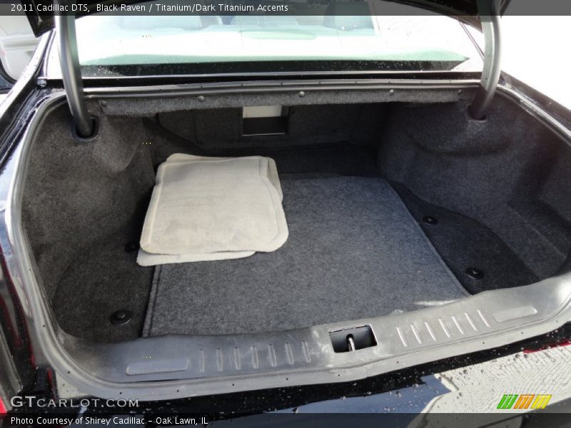  2011 DTS  Trunk