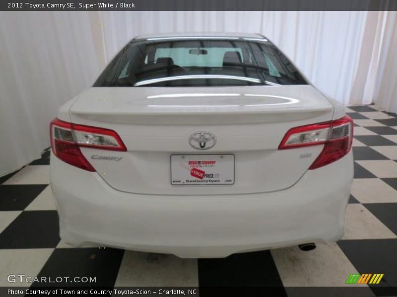 Super White / Black 2012 Toyota Camry SE