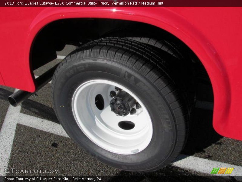  2013 E Series Cutaway E350 Commercial Utility Truck Wheel