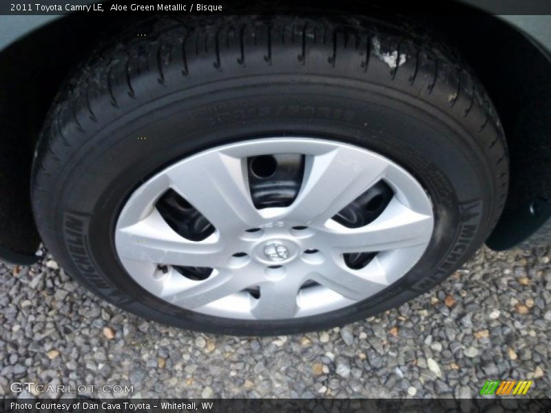 Aloe Green Metallic / Bisque 2011 Toyota Camry LE