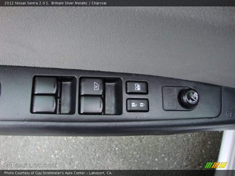 Brilliant Silver Metallic / Charcoal 2012 Nissan Sentra 2.0 S