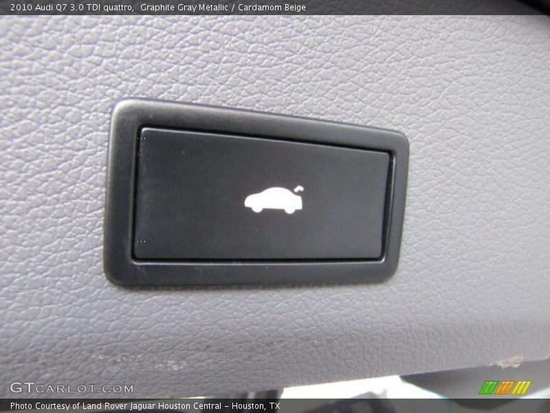Graphite Gray Metallic / Cardamom Beige 2010 Audi Q7 3.0 TDI quattro
