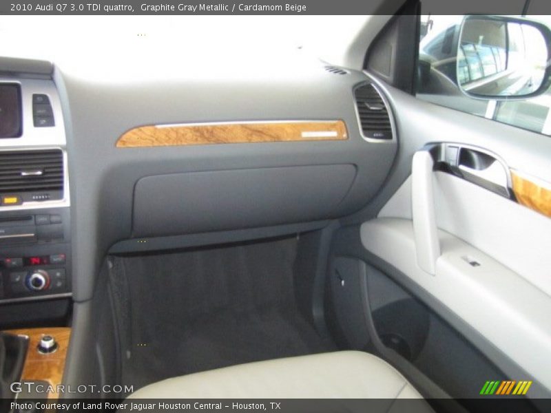 Graphite Gray Metallic / Cardamom Beige 2010 Audi Q7 3.0 TDI quattro