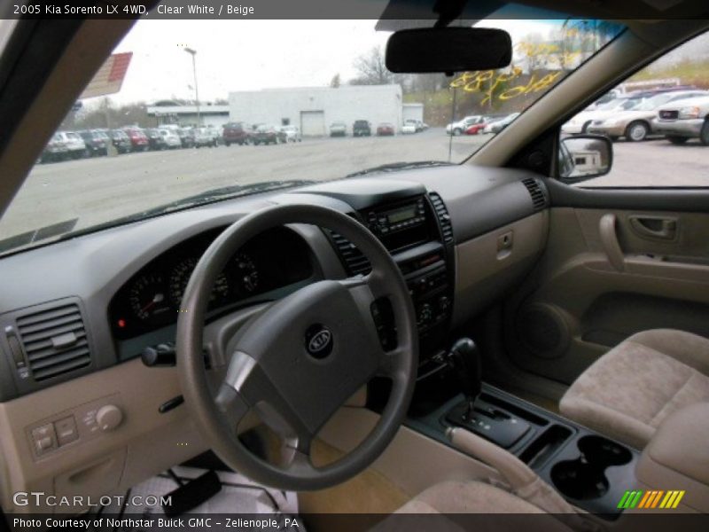 Clear White / Beige 2005 Kia Sorento LX 4WD