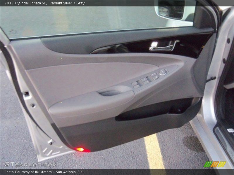 Radiant Silver / Gray 2013 Hyundai Sonata SE