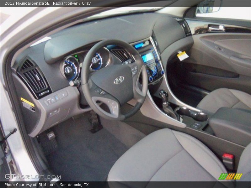 Radiant Silver / Gray 2013 Hyundai Sonata SE