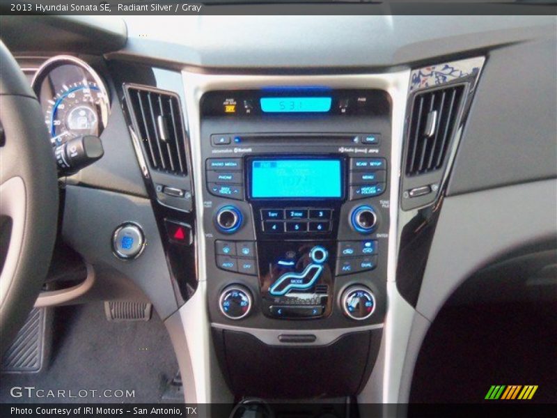 Radiant Silver / Gray 2013 Hyundai Sonata SE