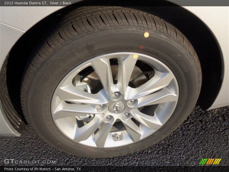 Silver / Black 2013 Hyundai Elantra GT