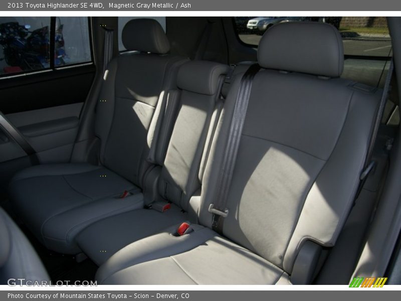 Magnetic Gray Metallic / Ash 2013 Toyota Highlander SE 4WD