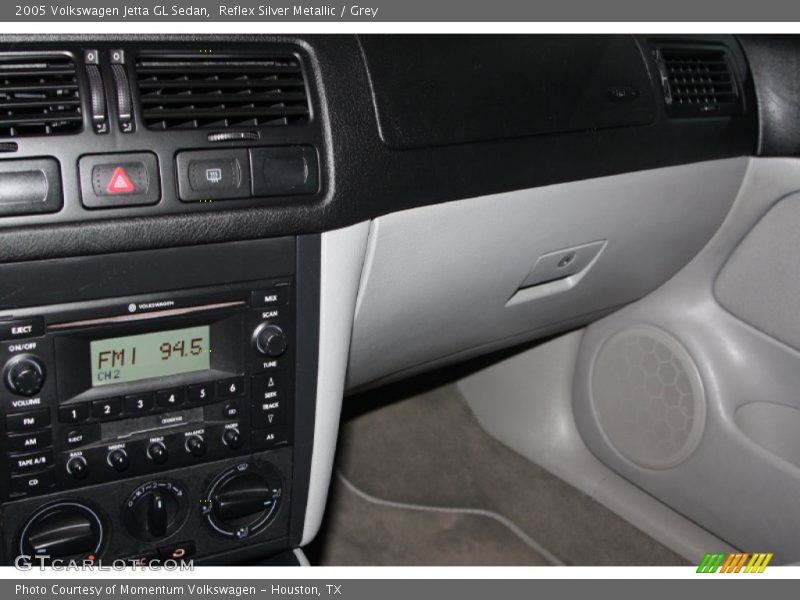 Reflex Silver Metallic / Grey 2005 Volkswagen Jetta GL Sedan