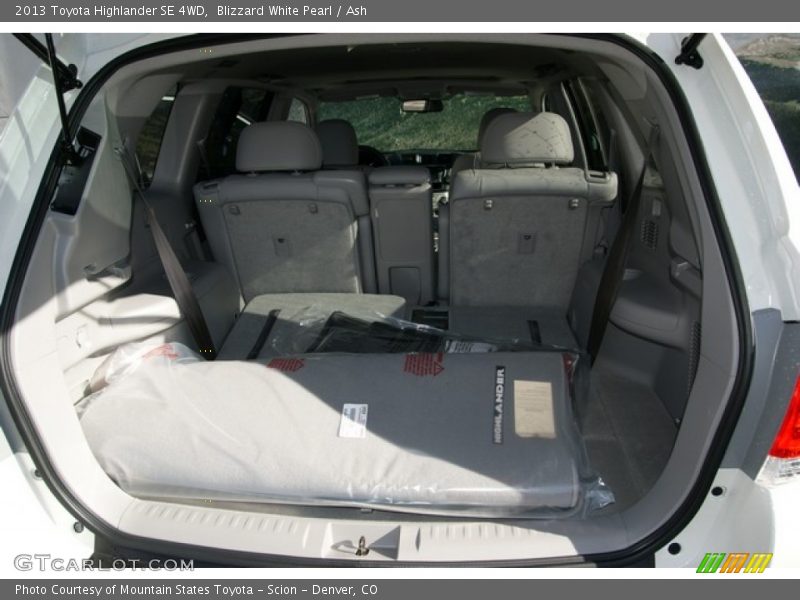 Blizzard White Pearl / Ash 2013 Toyota Highlander SE 4WD