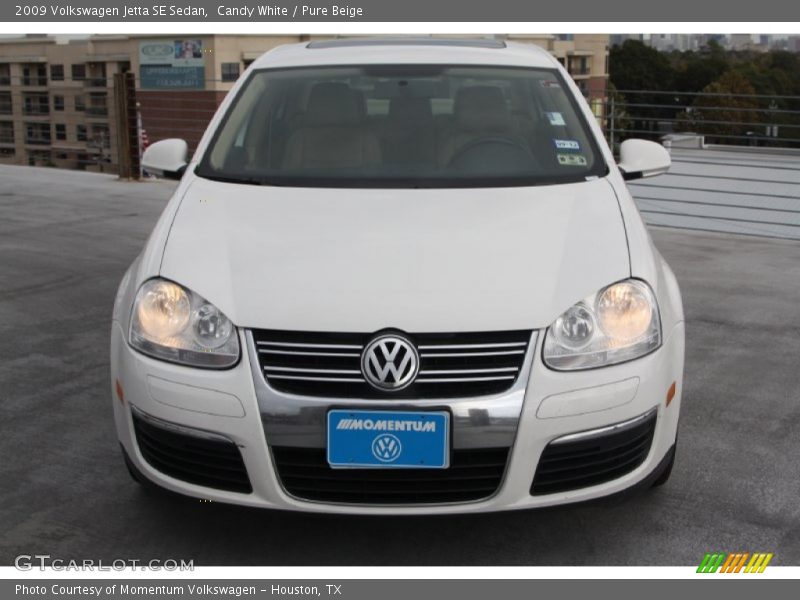 Candy White / Pure Beige 2009 Volkswagen Jetta SE Sedan