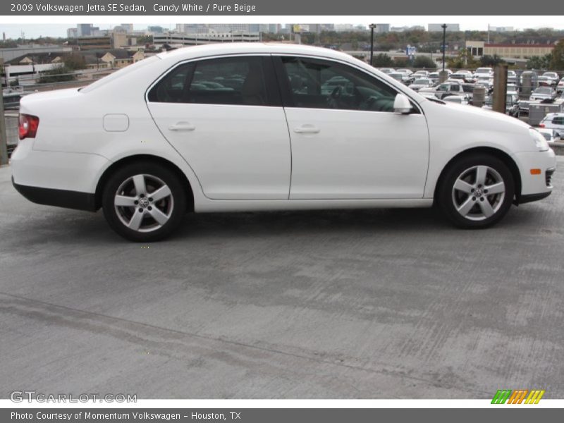 Candy White / Pure Beige 2009 Volkswagen Jetta SE Sedan