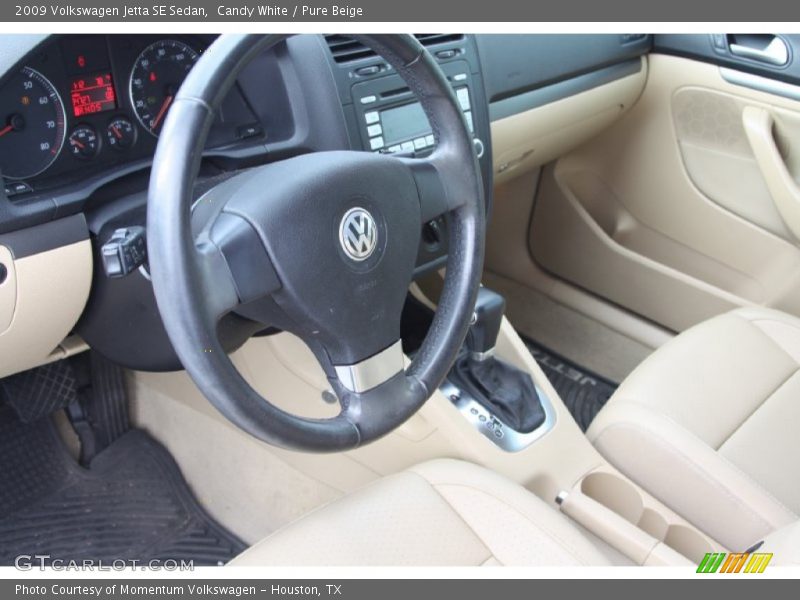 Candy White / Pure Beige 2009 Volkswagen Jetta SE Sedan