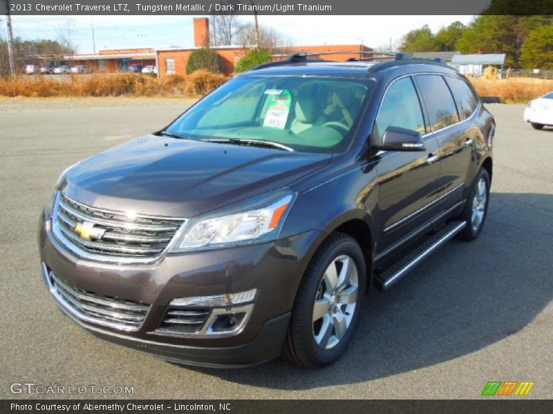 Front 3/4 View of 2013 Traverse LTZ