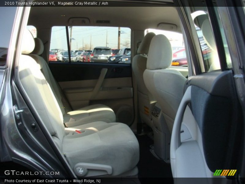 Magnetic Gray Metallic / Ash 2010 Toyota Highlander V6