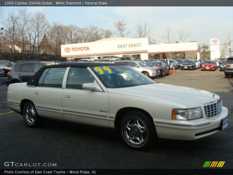 White Diamond / Neutral Shale 1999 Cadillac DeVille Sedan