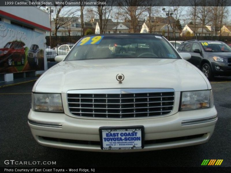 White Diamond / Neutral Shale 1999 Cadillac DeVille Sedan