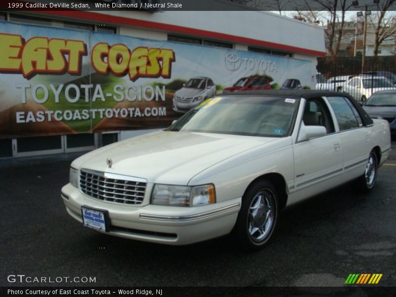 White Diamond / Neutral Shale 1999 Cadillac DeVille Sedan