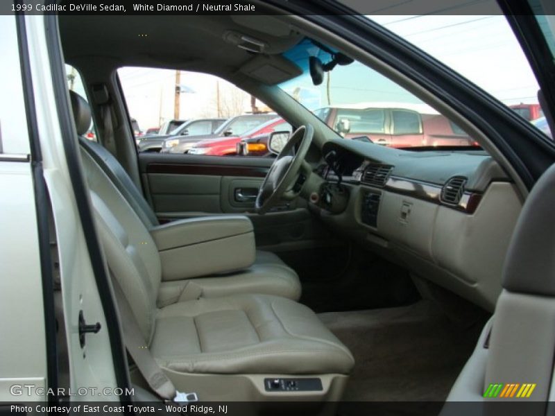 White Diamond / Neutral Shale 1999 Cadillac DeVille Sedan