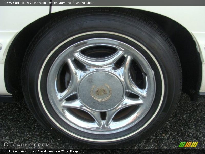 White Diamond / Neutral Shale 1999 Cadillac DeVille Sedan