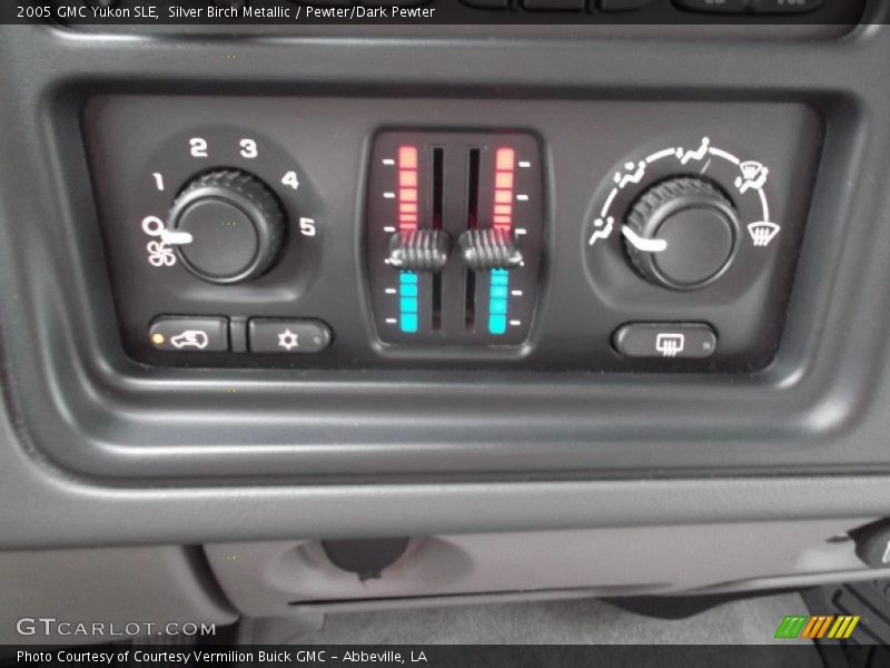 Silver Birch Metallic / Pewter/Dark Pewter 2005 GMC Yukon SLE