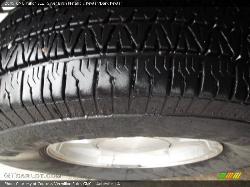 Silver Birch Metallic / Pewter/Dark Pewter 2005 GMC Yukon SLE
