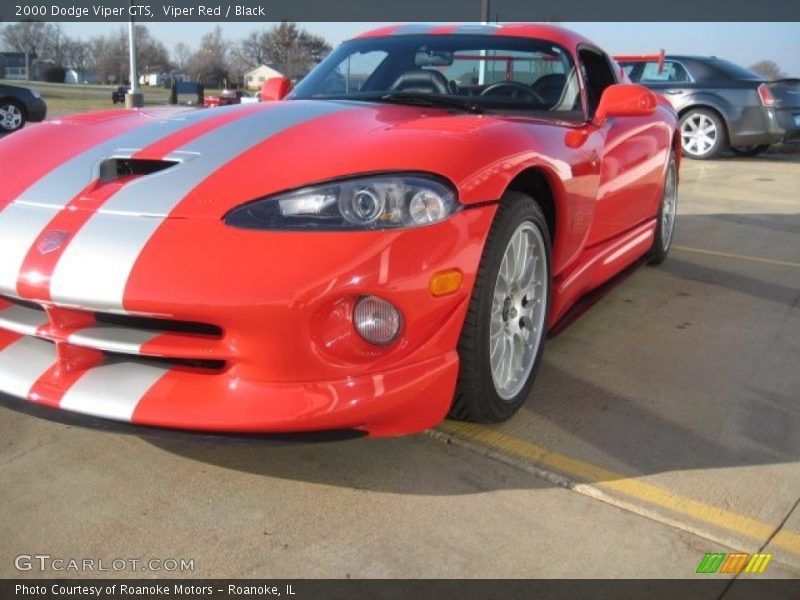 Viper Red / Black 2000 Dodge Viper GTS