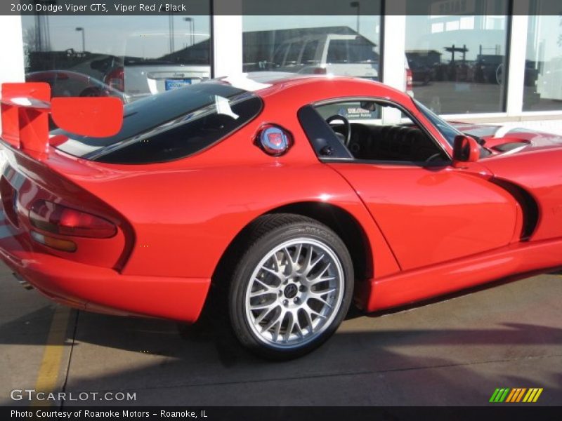 Viper Red / Black 2000 Dodge Viper GTS
