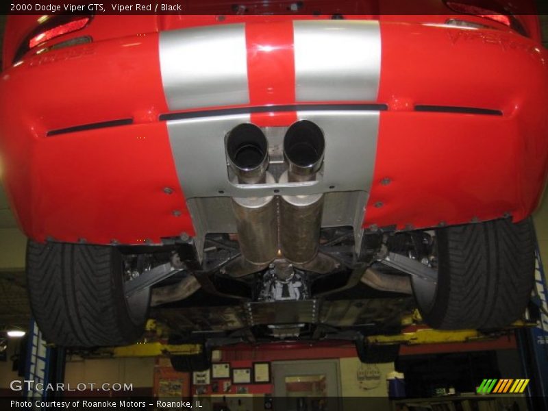 Exhaust of 2000 Viper GTS