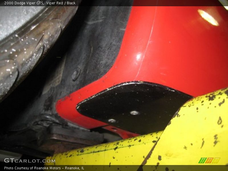 Undercarriage of 2000 Viper GTS