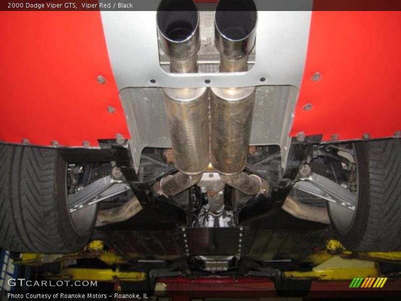 Exhaust of 2000 Viper GTS
