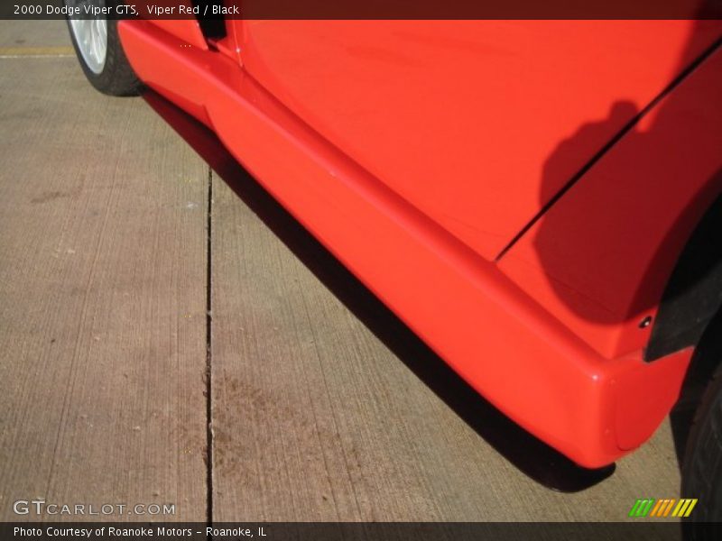 Viper Red / Black 2000 Dodge Viper GTS