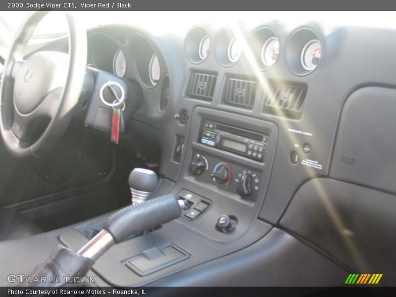 Viper Red / Black 2000 Dodge Viper GTS