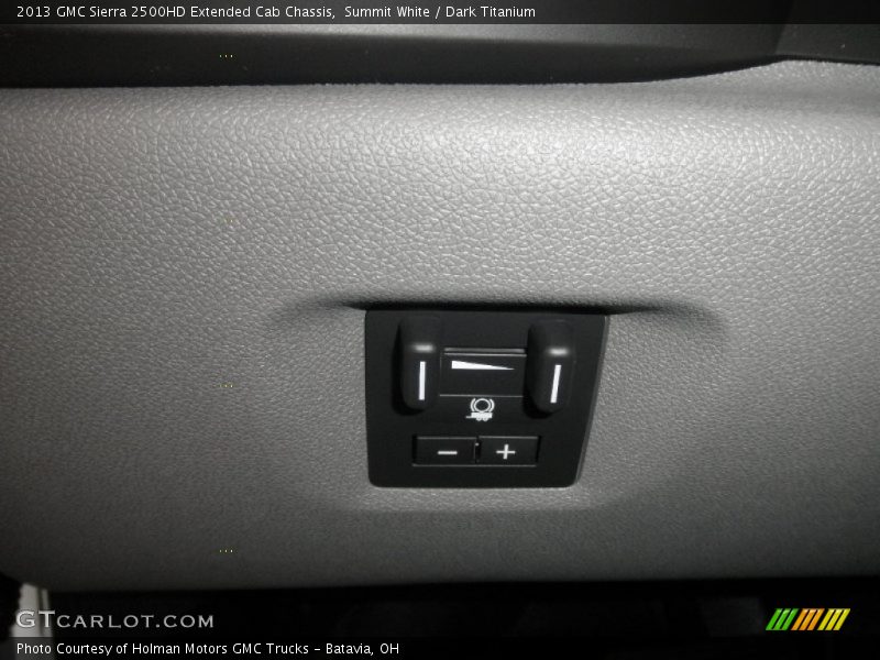 Summit White / Dark Titanium 2013 GMC Sierra 2500HD Extended Cab Chassis