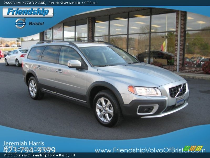 Electric Silver Metallic / Off Black 2009 Volvo XC70 3.2 AWD