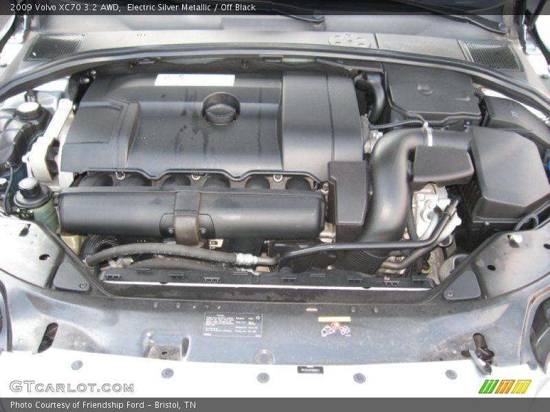 Electric Silver Metallic / Off Black 2009 Volvo XC70 3.2 AWD