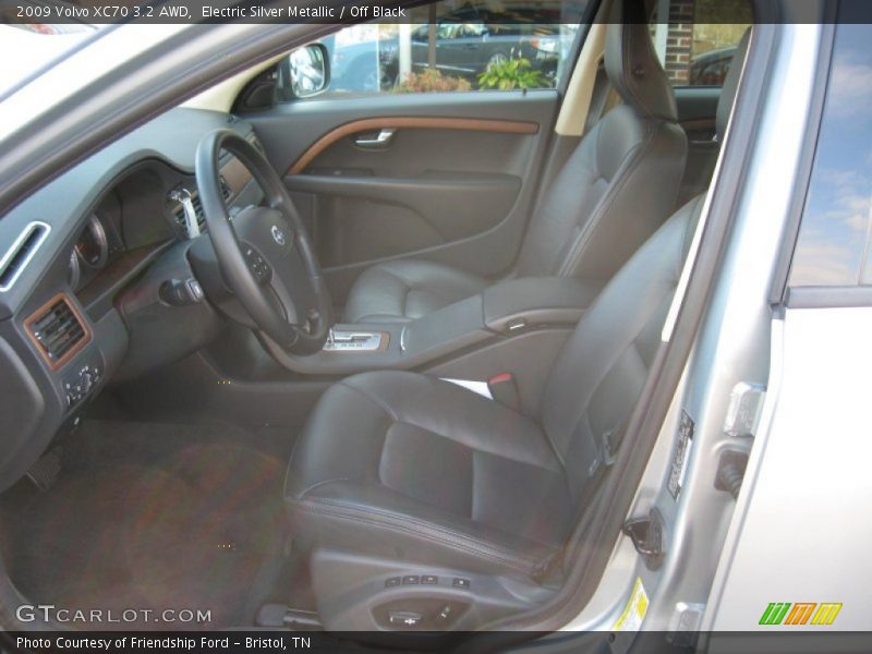 Electric Silver Metallic / Off Black 2009 Volvo XC70 3.2 AWD