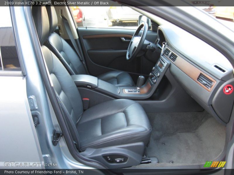 Electric Silver Metallic / Off Black 2009 Volvo XC70 3.2 AWD