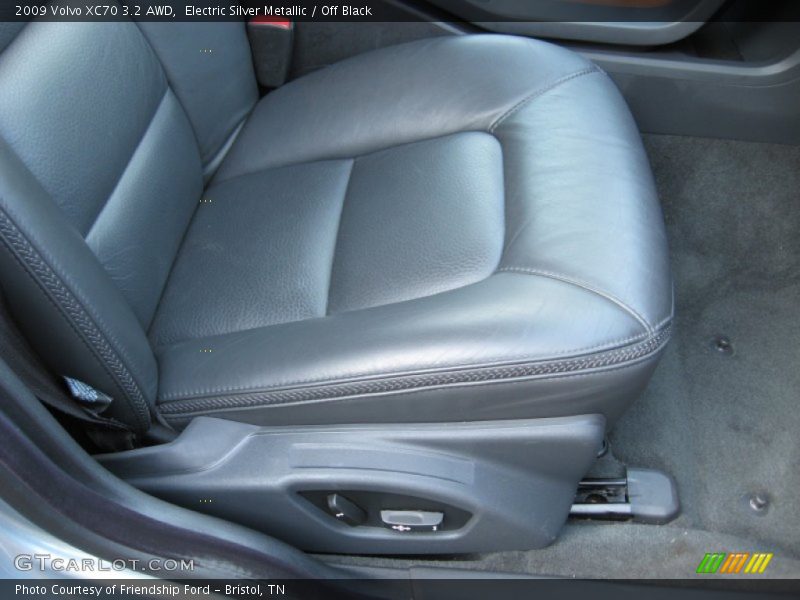 Electric Silver Metallic / Off Black 2009 Volvo XC70 3.2 AWD