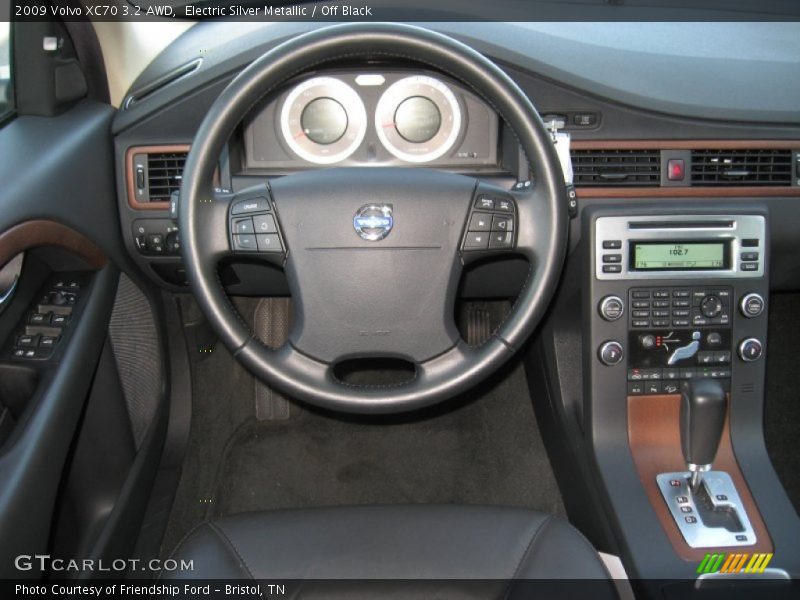 Electric Silver Metallic / Off Black 2009 Volvo XC70 3.2 AWD