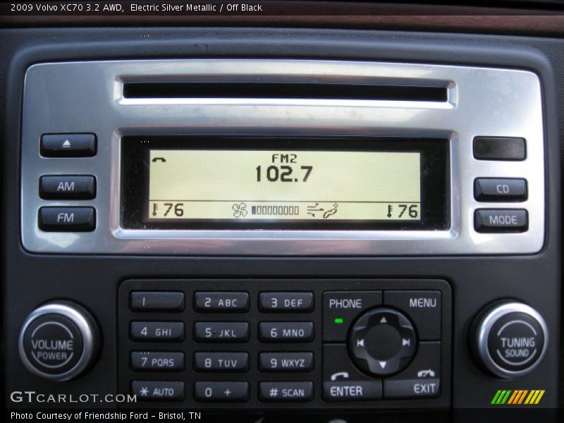 Electric Silver Metallic / Off Black 2009 Volvo XC70 3.2 AWD