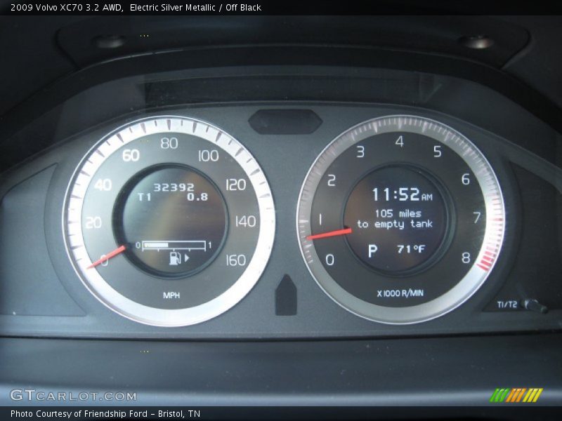 Electric Silver Metallic / Off Black 2009 Volvo XC70 3.2 AWD