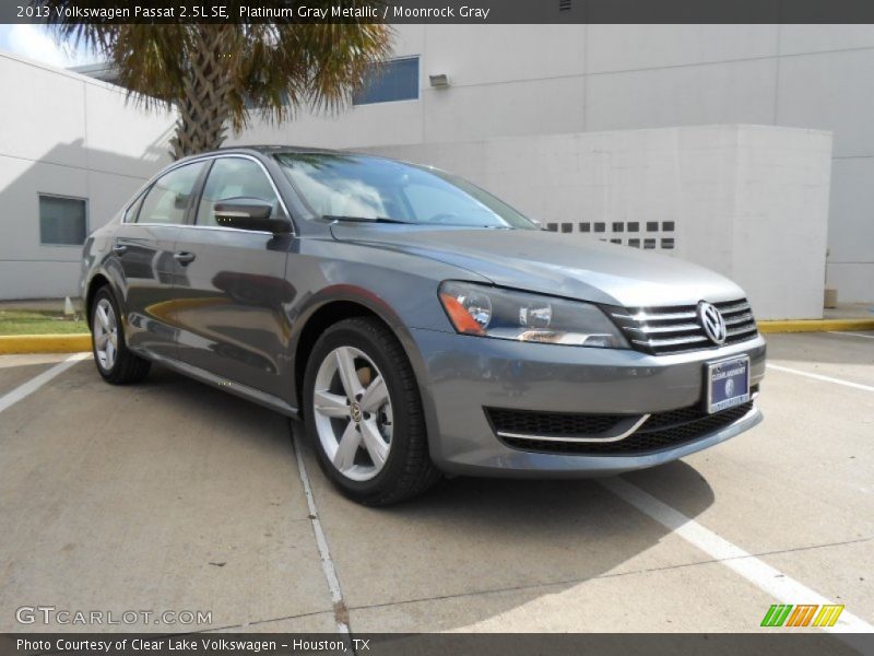 Front 3/4 View of 2013 Passat 2.5L SE
