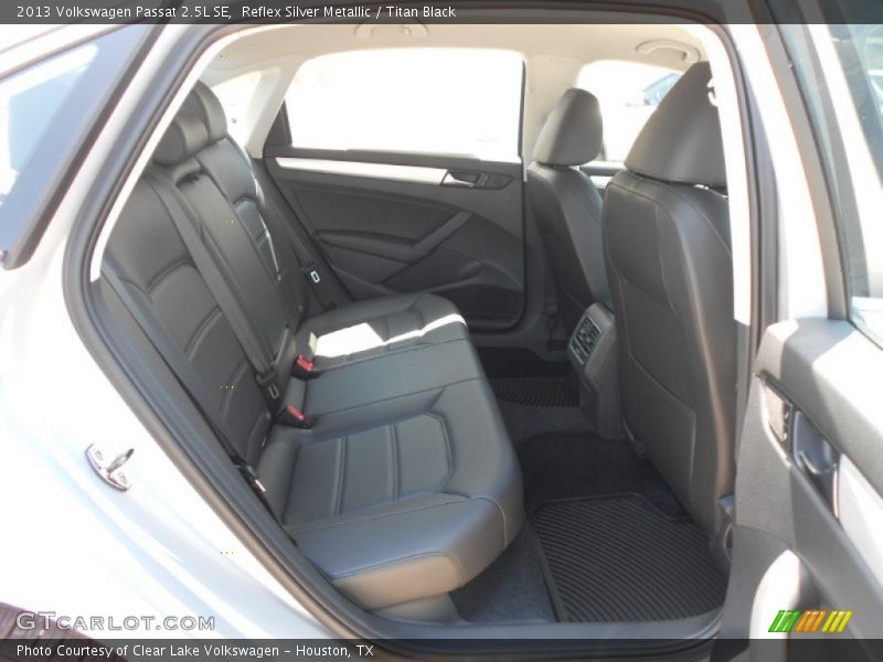 Reflex Silver Metallic / Titan Black 2013 Volkswagen Passat 2.5L SE