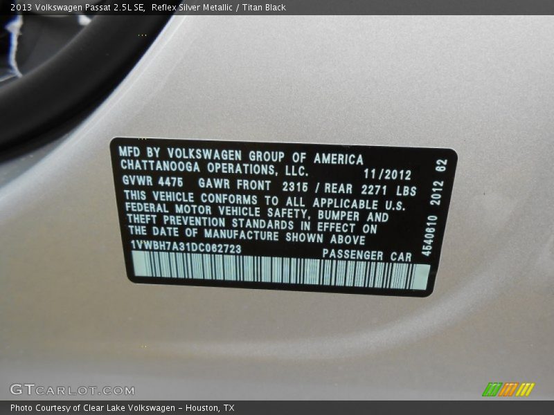 Reflex Silver Metallic / Titan Black 2013 Volkswagen Passat 2.5L SE