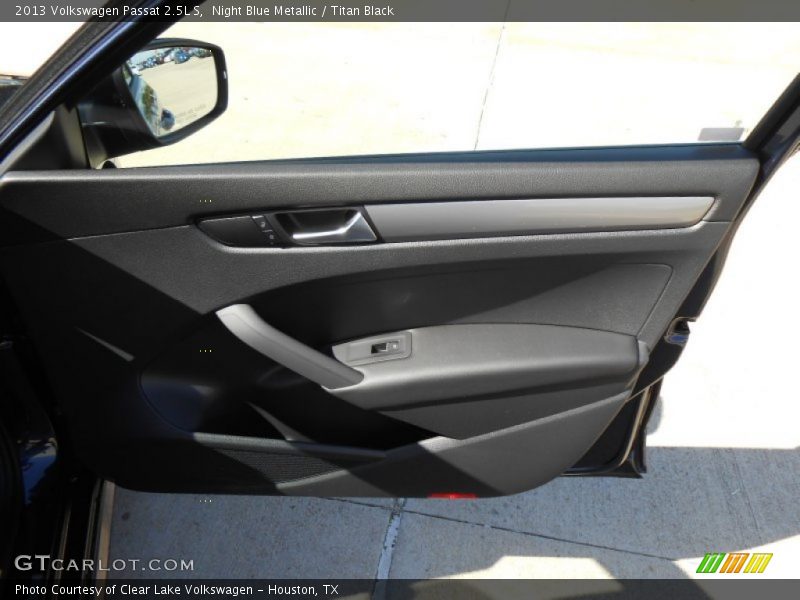 Night Blue Metallic / Titan Black 2013 Volkswagen Passat 2.5L S